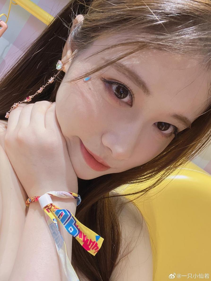“一只小仙若大摆锤”cosplay原图，完美展现角色魅力