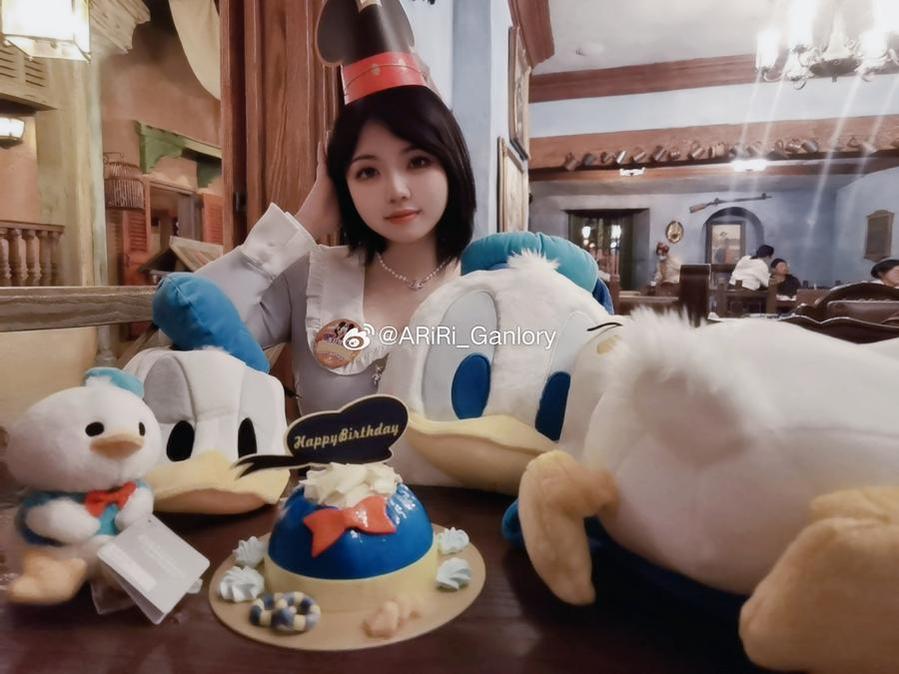 啊日日绳与巫女主题：迷人cosplay作品