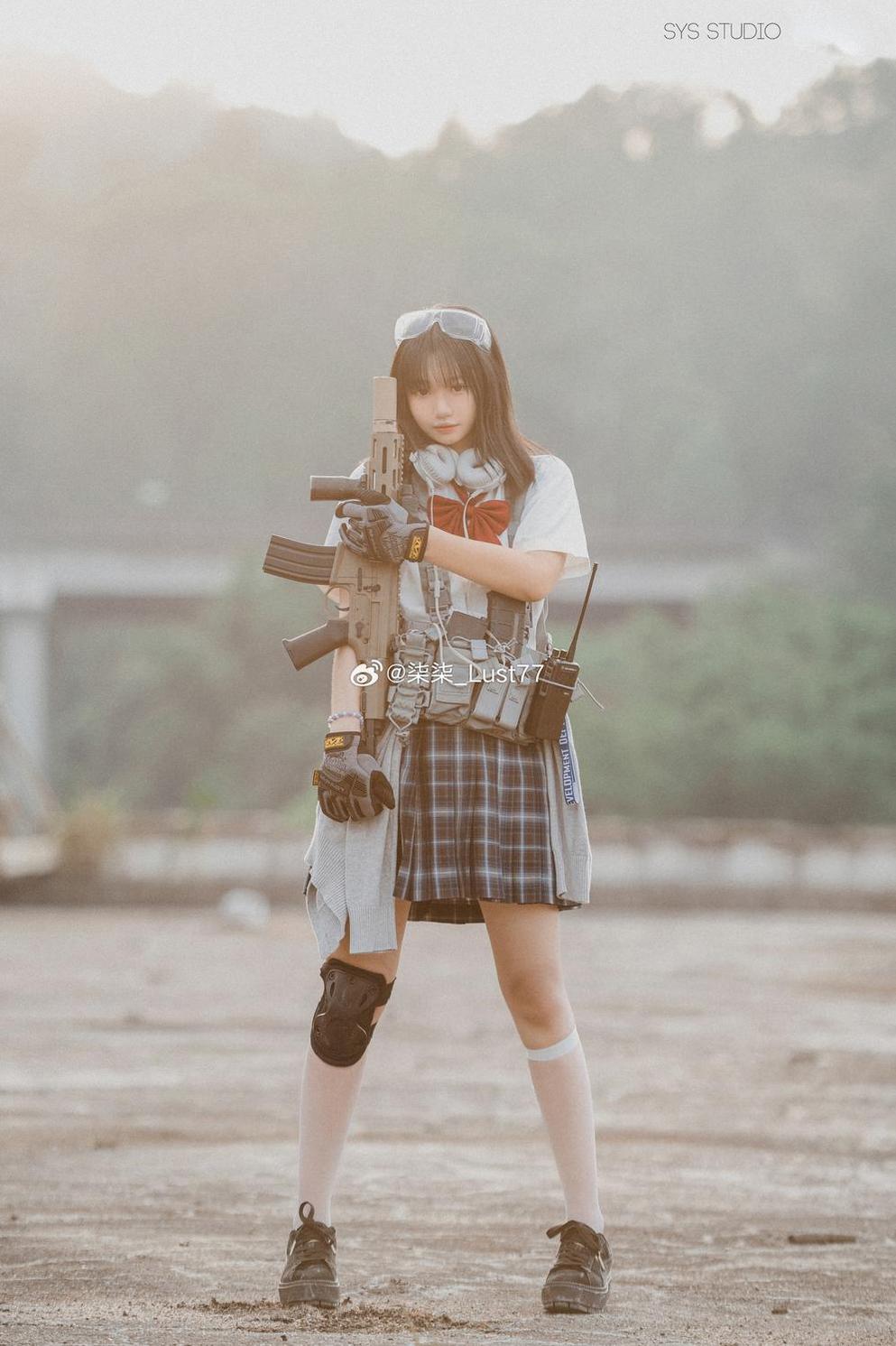 柒柒要乖额少女的cos图片分享：枫叶之恋