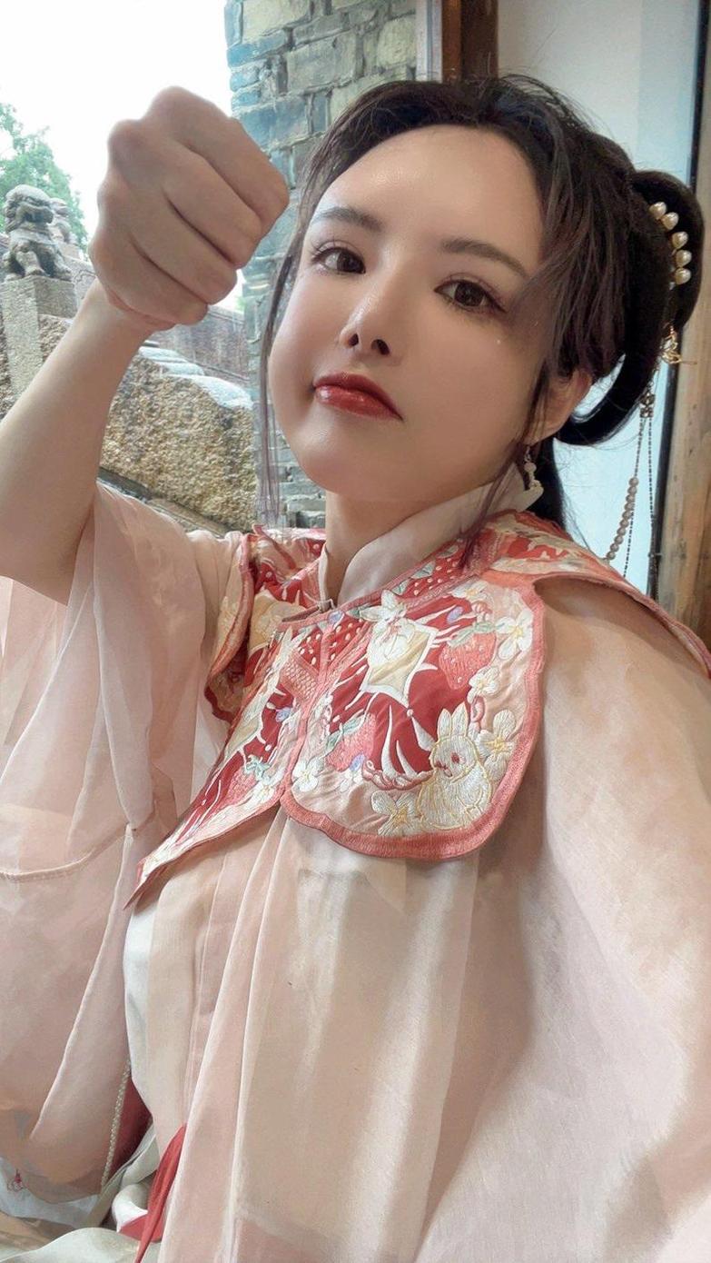 秋和柯基cosplay：惊艳摄影合集，让你对养宠物更有爱