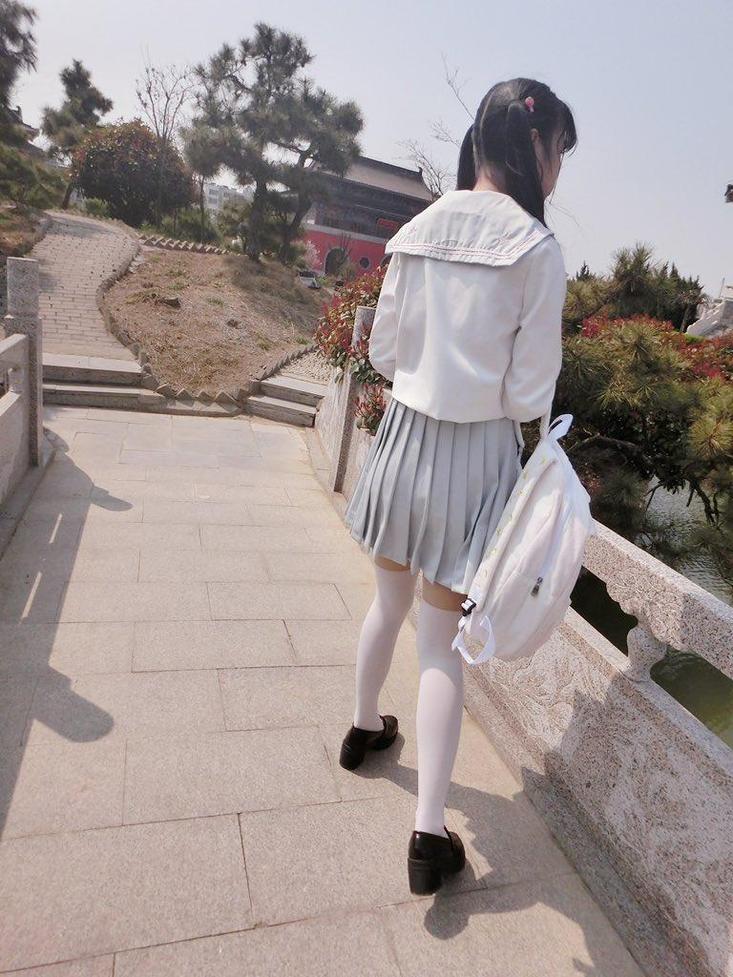 Giao's Diary：赛高酱水手服黑白情侣装纯真摄影